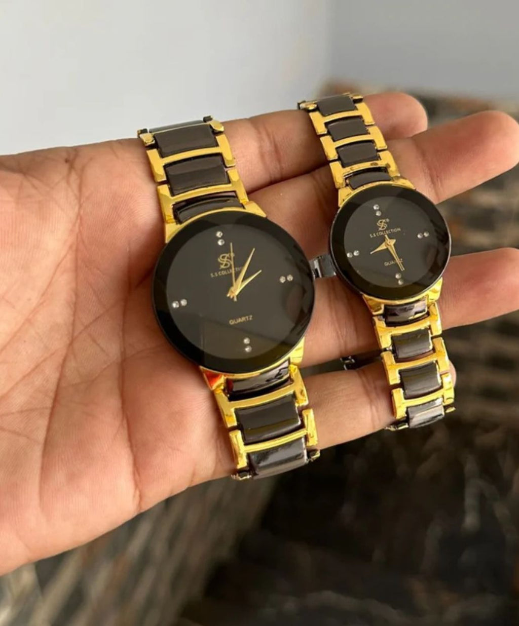 FASHIONABLE LUXURY BLACK & GOLD COUPLE WATCH TOP FASHION HIGH QUALITY WATCH FOR MEN & WOMEN LUXURY WEDDING COUPLE WATCH