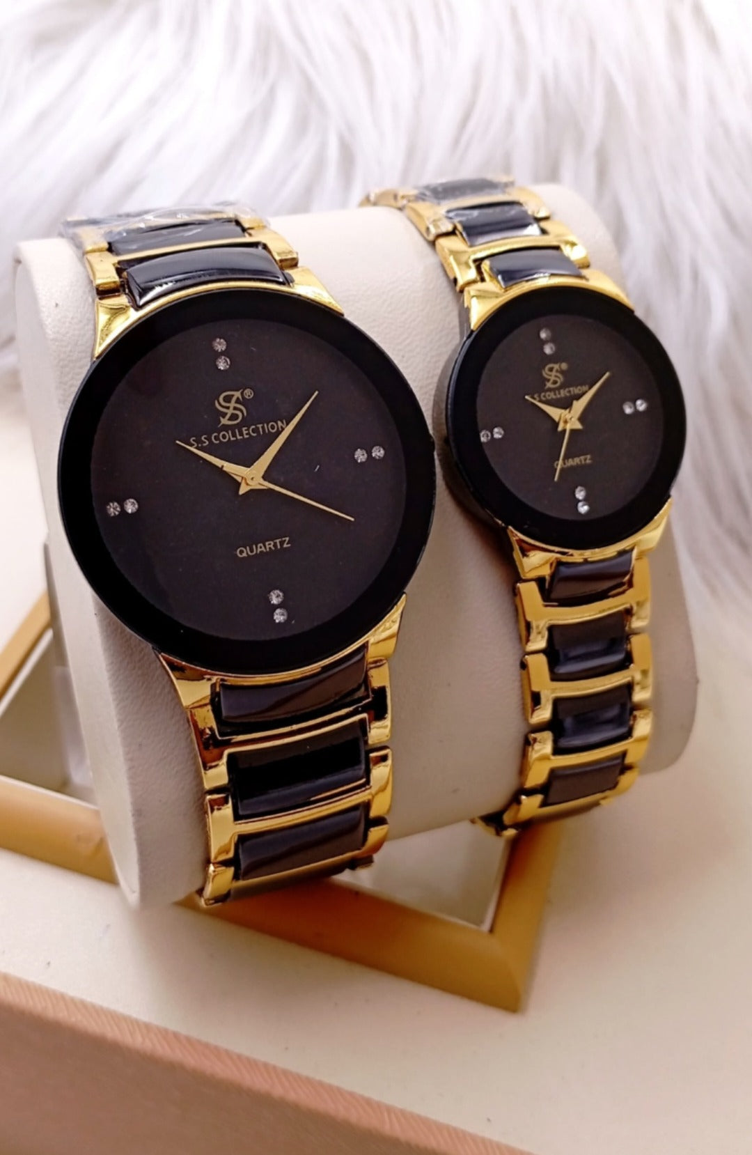 FASHIONABLE LUXURY BLACK & GOLD COUPLE WATCH TOP FASHION HIGH QUALITY WATCH FOR MEN & WOMEN LUXURY WEDDING COUPLE WATCH